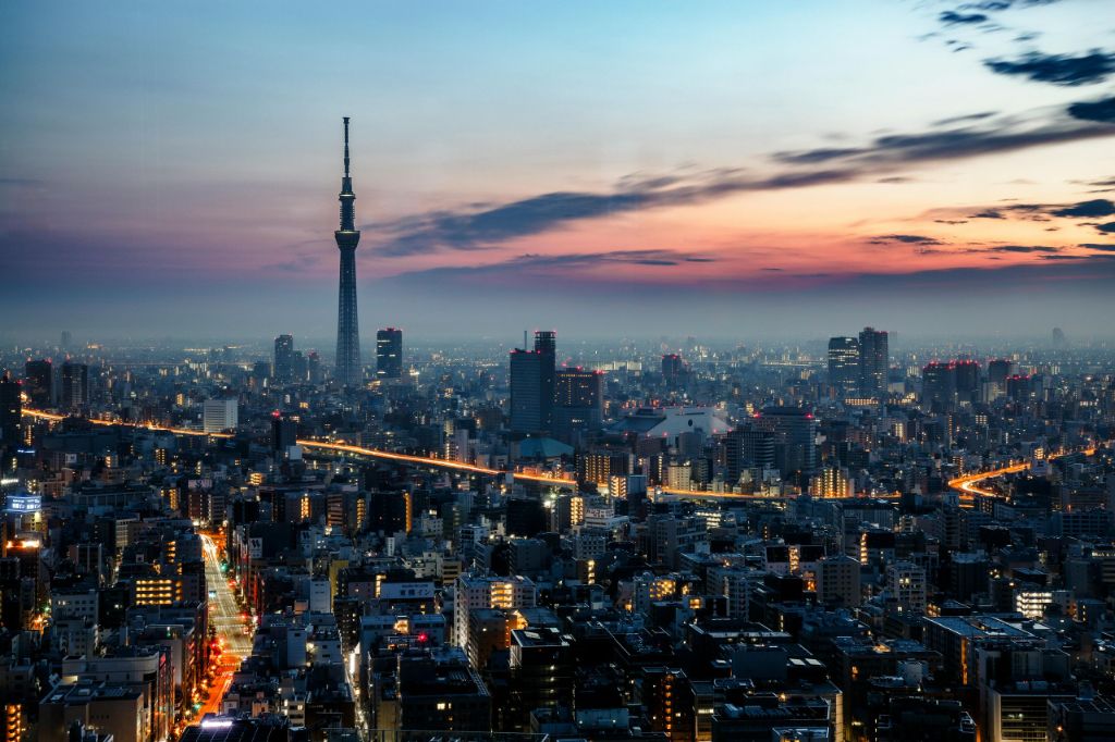 東京スカイツリーと都市風景
